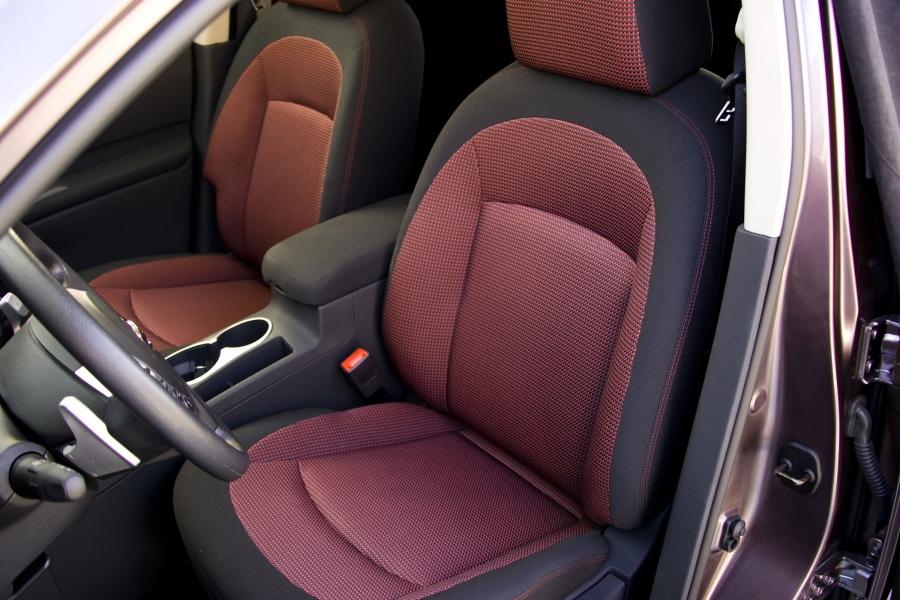 Интерьер Nissan Rogue 2007 года  (фото 10 из 34)